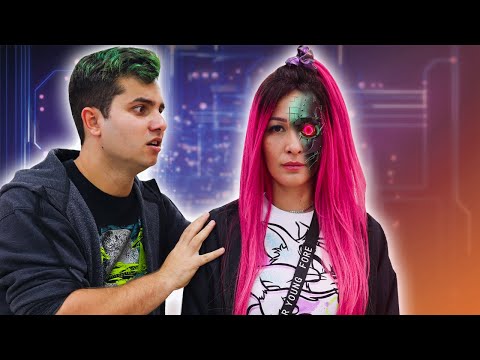 MALOUCOS EM: A FRANZINHA SE TRANSFORMOU EM UM ROBÔ !