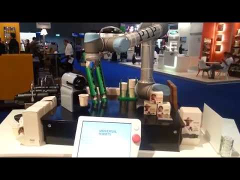 Robotbarista PIP zet koffie met biologisch afbreekbare capsules op Horecava 2015