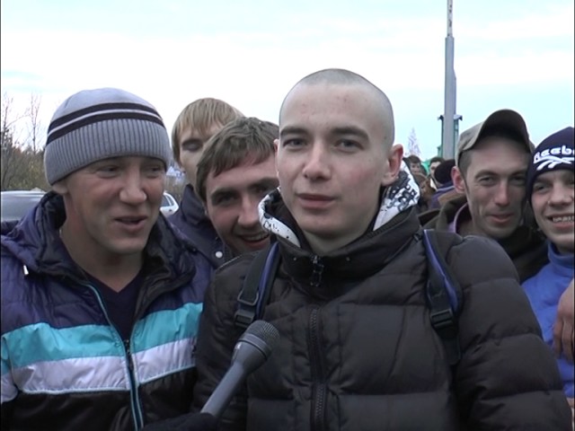 16 телефонов, 16 банковских карт