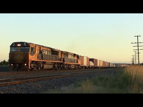 Three Trains on the 1 in 50 at Beveridge: Australian Trains