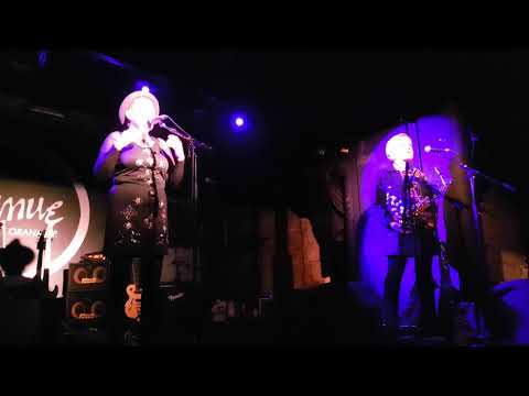 Hazel O'Connor - Chasing Cars