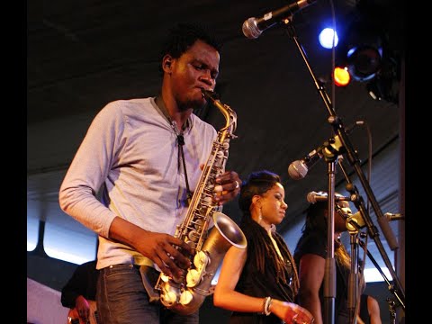 Tunday Akintan | Mind The Gap - (live)