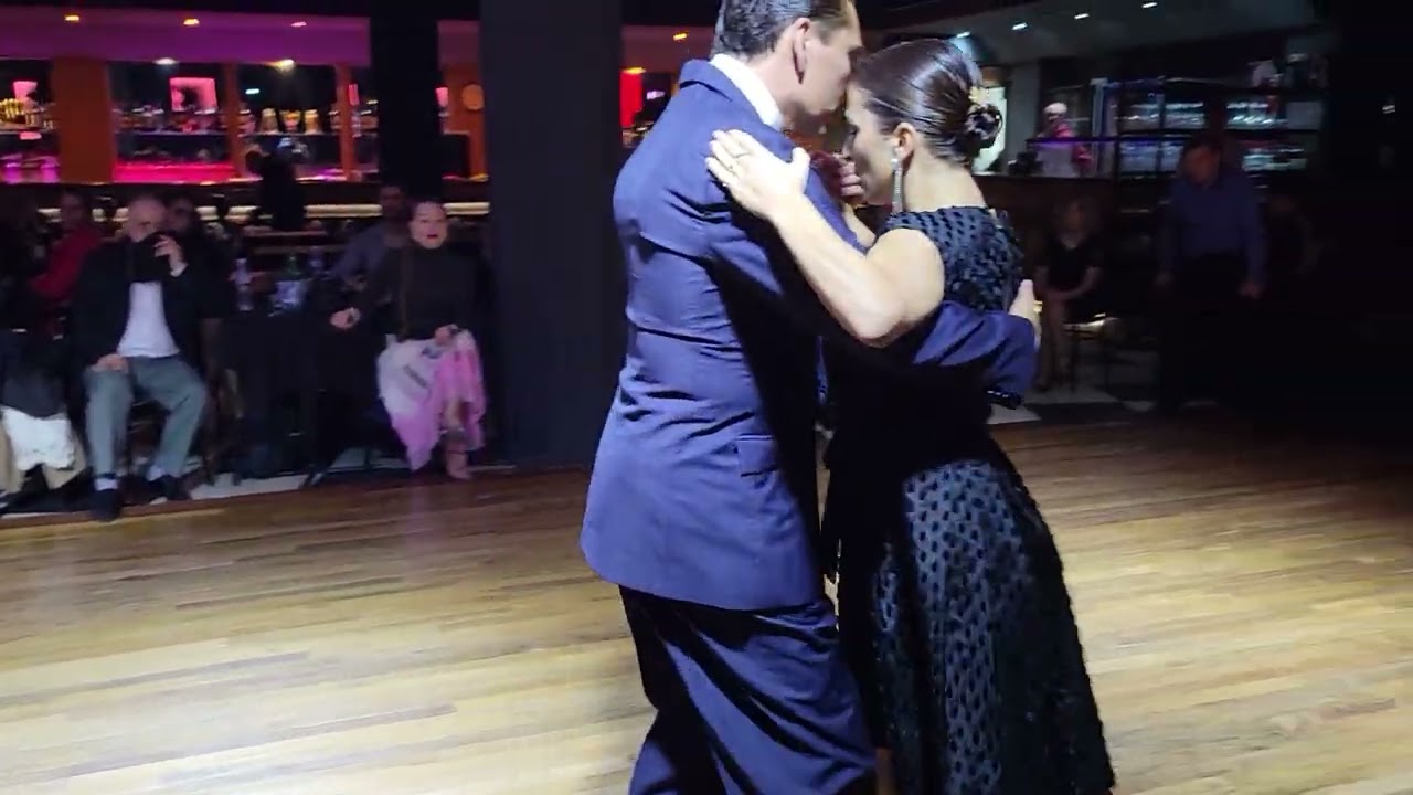 Julieta Cappiello & Alvaro Salas en Milonga Malena "COMO NINGUNA" (1/4)