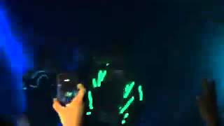 Two Fingerz - Bomba Atomica ( Video Live)