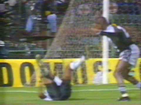 Campeonato Brasileiro 1999 - Corinthians 2x4 Vasco - Globo Esporte - Show de Edmundo no Pacaembu