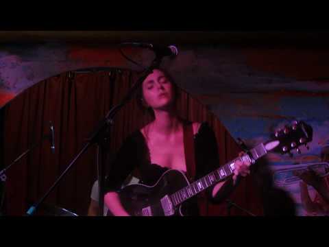 Vera Sola - Instrument Of War Live @ Shacklewell Arms