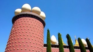 preview picture of video 'Salvador Dalí museum in Figueres'