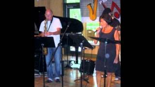 Moonglow Jazz Trio - Intro to Never let me go.wmv