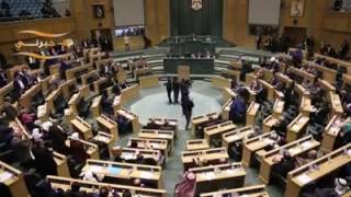 مجلس النواب الثامن عشر يمنح الثقة لحكومة هاني الملقي.