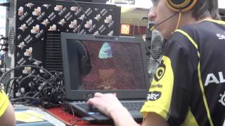 Na`Vi vs Moscow 5 - dust2 @ TECHLABS BY 2012 showmatch