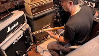 Video thumbnail for Marshall Silver Jubilee 2555x w/ Marshall 2536 212 matching cab by Peter Glavanov