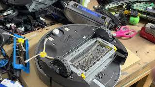 Fixing Noisy Roomba Robot Vacuum Cleaner