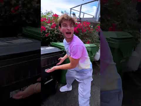 IS ACTING WAY 2 SUSS 🙄