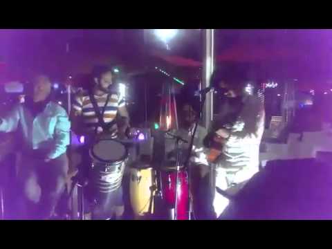 Aziz Percu avec un groupe colombien (Che Guevara)