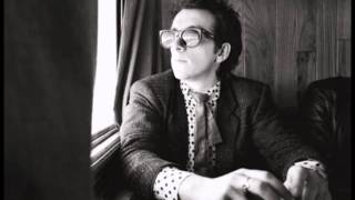 Elvis Costello - Town Cryer