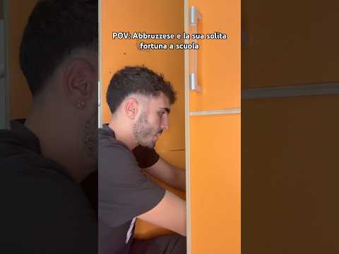 Abbruzzese e la sua solita fortuna a scuola😂 *TRATTO DA UNA STORIA VERA*