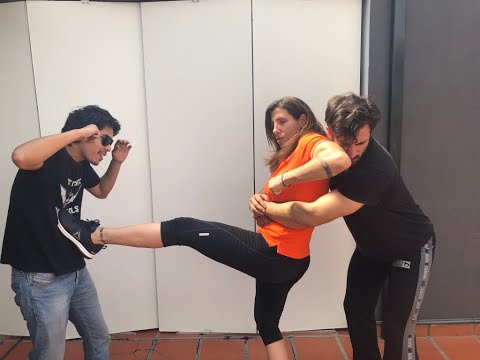 COMO REACCIONAR ANTE VARIOS ATACANTES?  Krav maga #114 rmultiples atacantes en krav maga