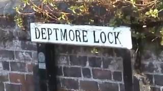 preview picture of video 'Going through the Debtmore Lock'