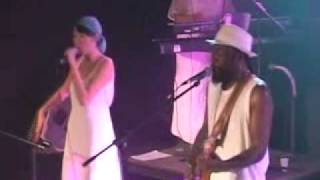 Clinton Fearon - Rich Man, Poor Man (Live)