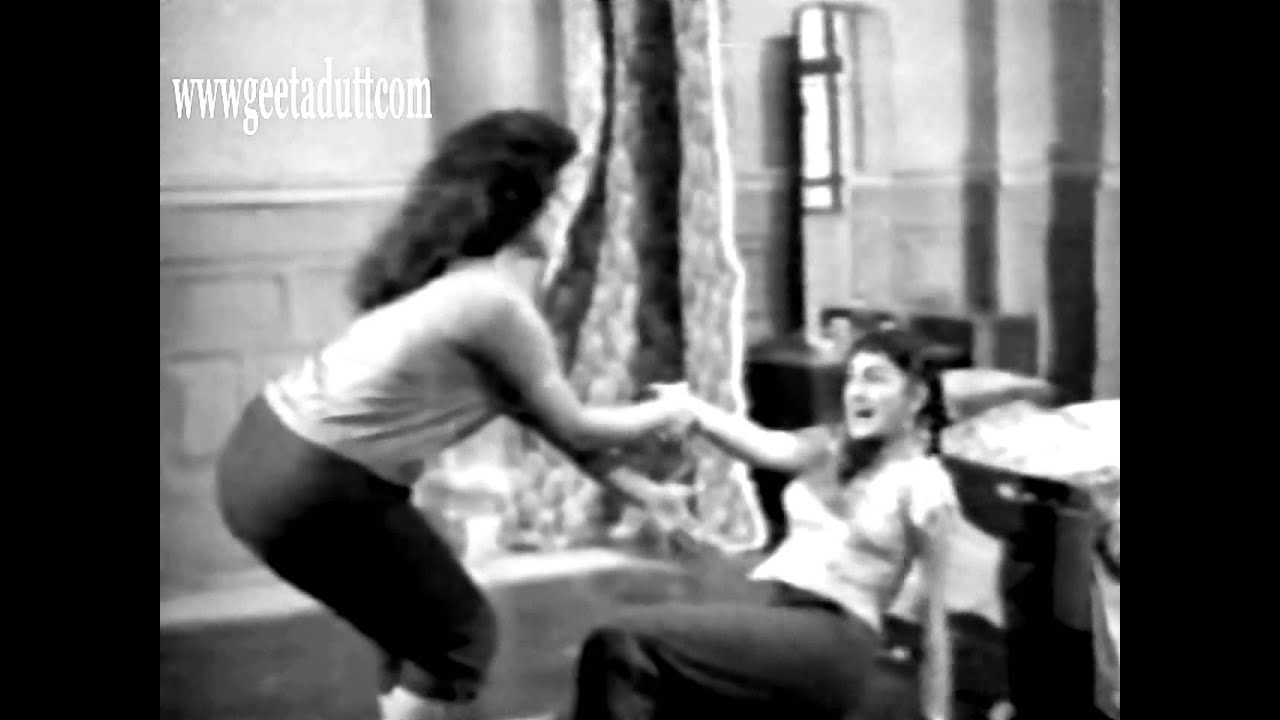 Sabko Bhagwan Dekh Raha Tu Lyrics | Ghar Ghar Ki Baat | Suman Kalyanpur, Geeta Dutt | Kalyanji Veerji Shah