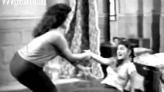 Ghar Ghar Ki Baat - Sabko Bhagwan Dekh Raha Tu - Geeta