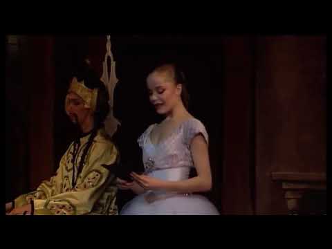 COPPÉLIA - Spanish & Scottish Doll Variation (Charline Giezendanner - Opera de Paris)
