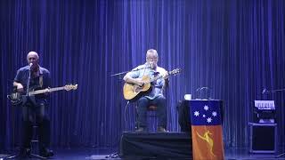 John Williamson - Raining on the Rock  (Live - CRUISING COUNTRY 2018)