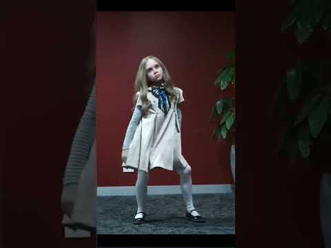 Bella Poarch vs. Billie Eilish - Dolls x Bury a Friend (Liddell mashup) megan dance DS shorts