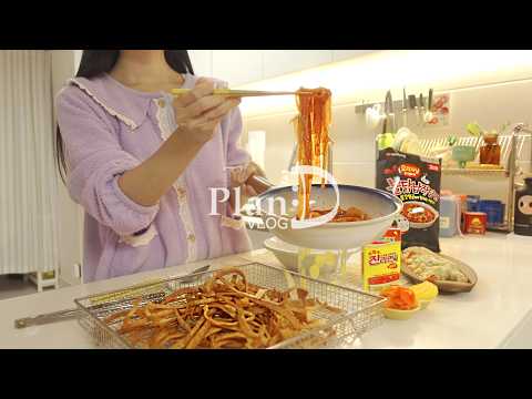 Daily Life of Delivering Coal Briquettes & Costco Shopping. Grilling Fish Cakes, Clam Rice & Soup