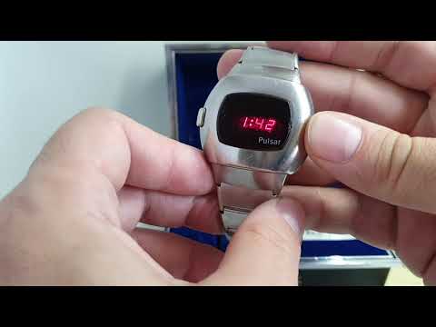 1975 Pulsar P3 LED men's vintage watch with box and papers - and time setting magnet!