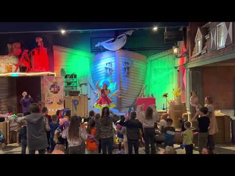 Video van Bella Ballon - Fantoom Piñata | Kindershows.nl