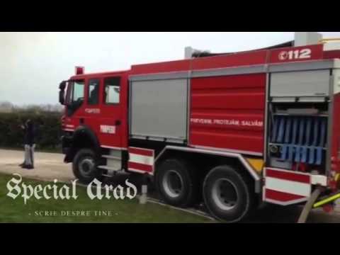 Incendiu pe acoperișul hotelului „Stejarii” din Ineu, jud. Arad