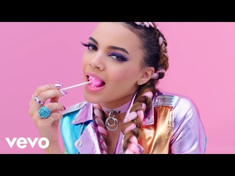 Leslie Grace, Wisin - Dulce (Official Video)