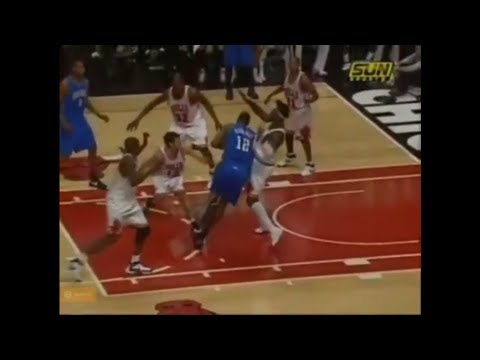 Dwight Howard 17 Points 5 Blk @ Bulls, 2007-08.