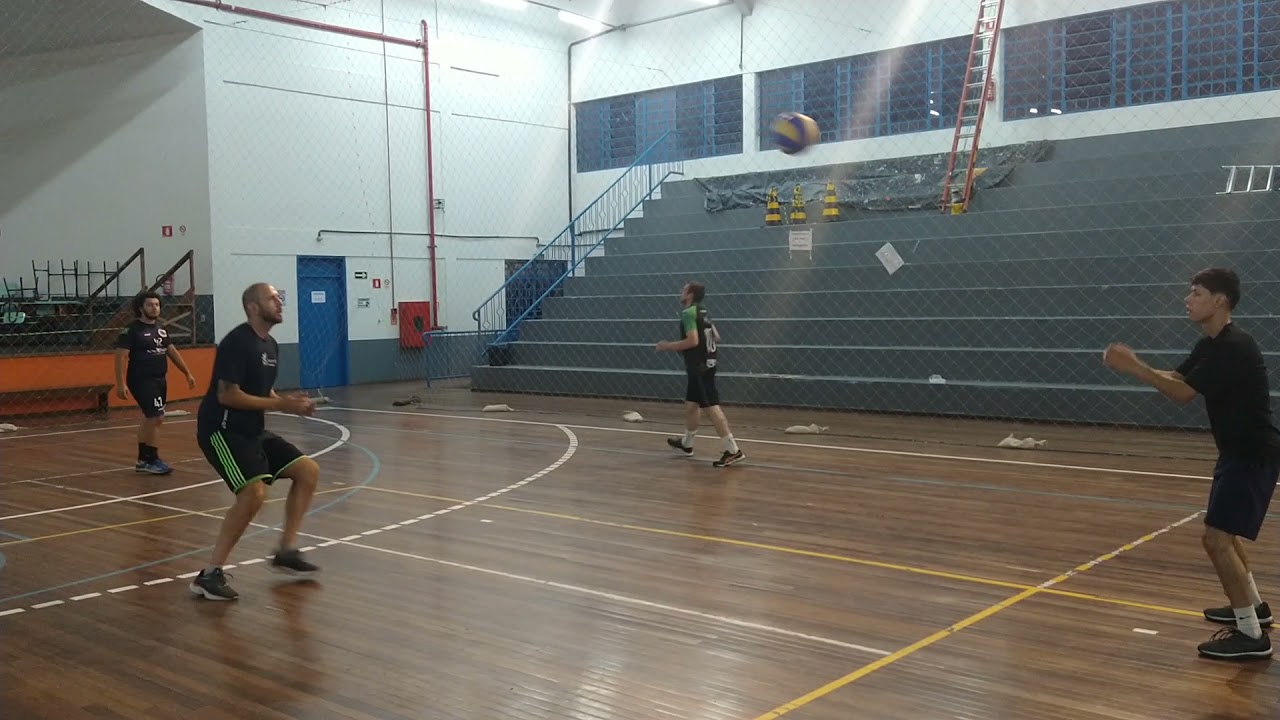 exercício de manchete no vôlei