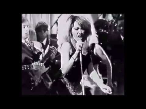 Miniatura de YouTube - Overnight Sensation (Live)