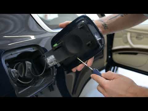 Gas cap cover removal BMW 3 e92