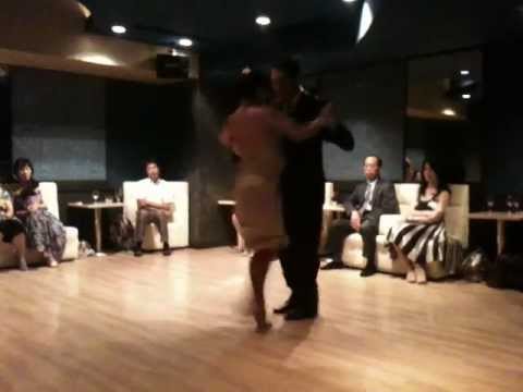 Lucia y Alvaro A Orlando Goñi Tokyo-Japan 2011