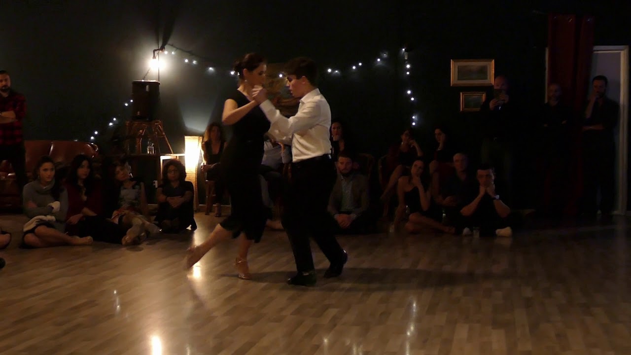 Video thumbnail for Francesco Maria Paglionico & Nadia Foderini, Champagne tango (Chicho e Juana Napoli L. W. 2019, 3/4)