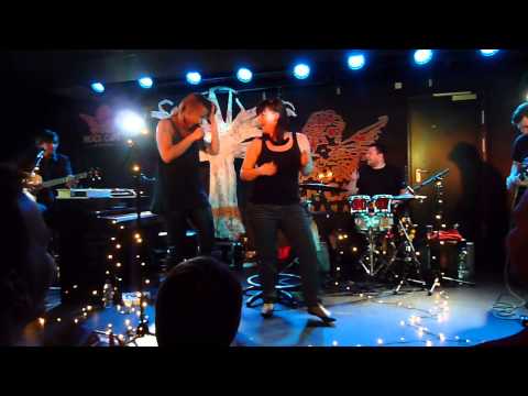 Katarína Knechtová - V krajine zázrakov [Prešovčanka] (Akustická túra, Praha, Rock Café 2013)