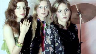 The Runaways: 02-Thunder (Live at the Whiskey 1975)