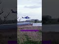 Wow! Jurriën ziet een bijzondere helikopteractie boven de rivier ? | #Shorts