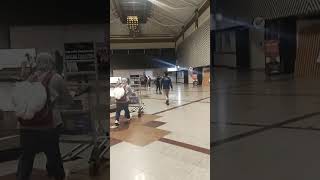 Download lagu Pengumuman di bandara Juanda Surabaya pakai bahasa Jawa, keren banget mp3