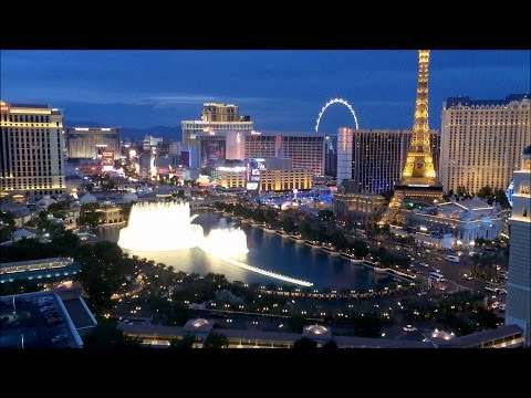 Bellagio Fountains Water Show At Night in Las Vegas