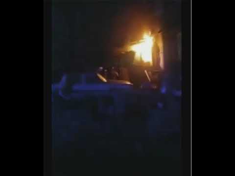 В Якутске загорелся двухэтажный жилой дом. Предположительно был поджог В Якутске загорелся двухэтажный жилой дом. Предположительно был поджог