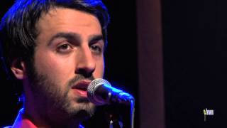Ari Hest - "Something To Look Forward To" (eTown webisode #398)
