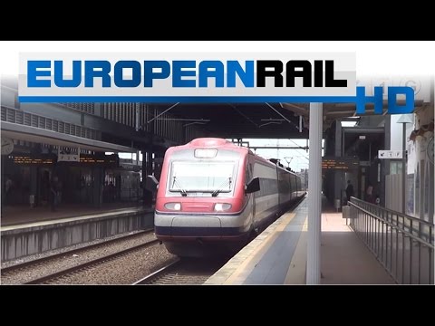 Comboios de Portugal Alfa Pendular 4000 EMU 4003 departs & 3400 EMU arrives at Aveiro Station