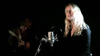 It hurts so bad (Susan Tedeshi) by K&#39;tlin &amp; Fingerpain