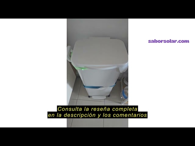 Vídeo relacionado con Papelera de reciclaje de clasificación selectiva con pedal, ruedas y asa de triple compartimento de 42L (24L + 4L + 14L). INCLUYE regalo bolsas de basura