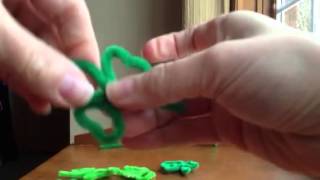 How to make a shamrock out of pipe cleaners